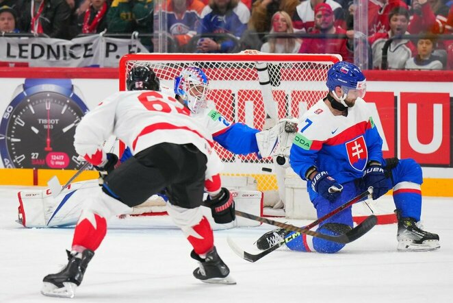 Kanada – Slovakija rungtynių akimirka | IIHF nuotr.