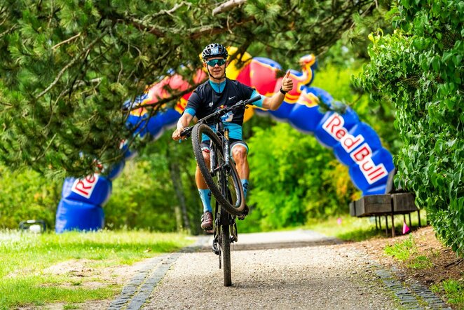 „Red Bull 211“ kviečia išbandyti jėgas ekstremaliuose nuotykiuose Kuršių nerijoje | Organizatorių nuotr.