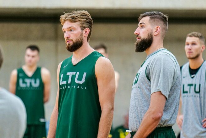 Jonas Valančiūnas ir Domantas Sabonis | Žygimanto Vingelio nuotr.
