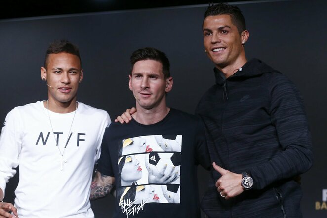 Neymaras (kair.), Lionelis Messi (centre) ir Cristiano Ronaldo (deš.) | Scanpix nuotr.