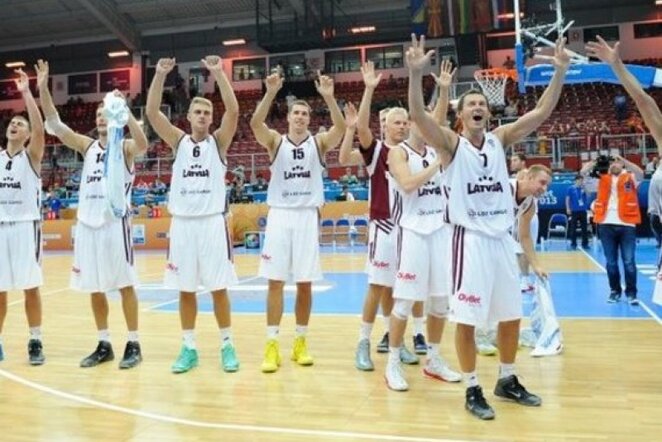 Latviai džiaugiasi patekę į kitą etapą (Fotodiena.lt)