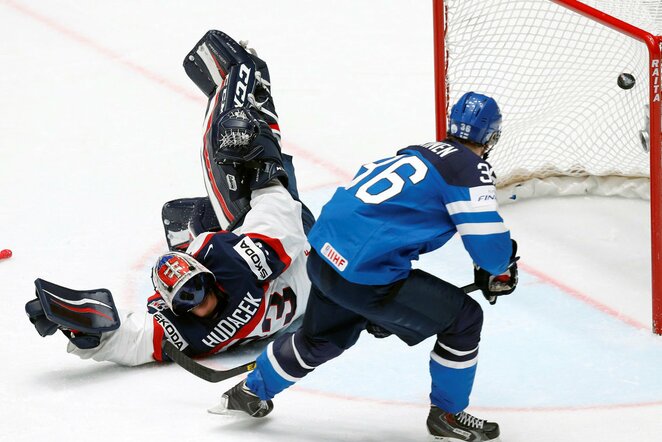 Suomija - Slovakija ledo ritulio rungtynių akimirka | Scanpix nuotr.