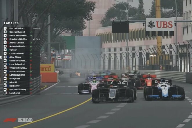 Lenktynių startas | Youtube.com nuotr.