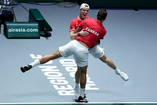 Denisas Šapovalovas ir Vasekas Pospišilas | Scanpix nuotr.