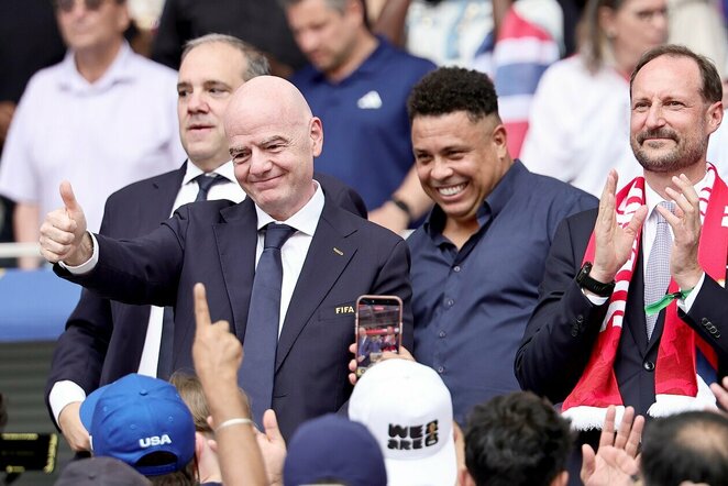  Gianni Infantino | EPA / RONALD WITTEK nuotr.