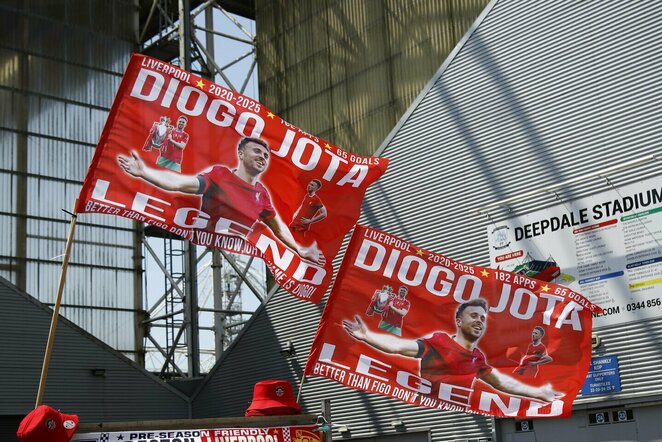 Klubas ir sirgaliai pagerbė žuvusį Diogo Jota | Scanpix nuotr.