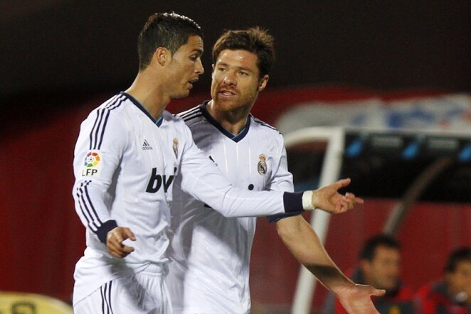 C.Ronaldo ir X.Alonso | Reuters/Scanpix nuotr.