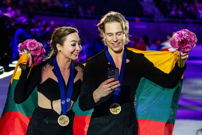 Europos dailiojo čiuožimo čempionato apdovanojimai | Teodoro Biliūno / BNS foto nuotr.