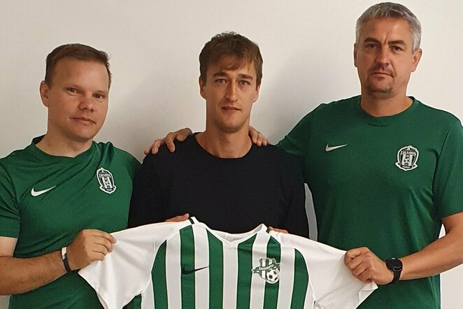 Lukas Kochanauskas su “Žalgiriečio“ vadovais | Klubo nuotr.