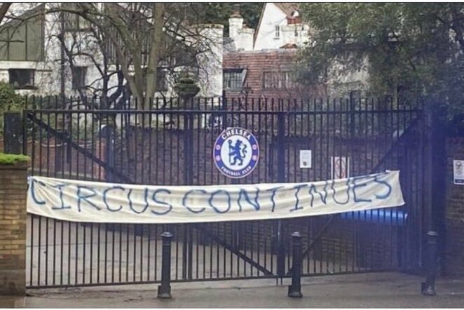 Protestas prie stadiono | „Twitter“ nuotr.