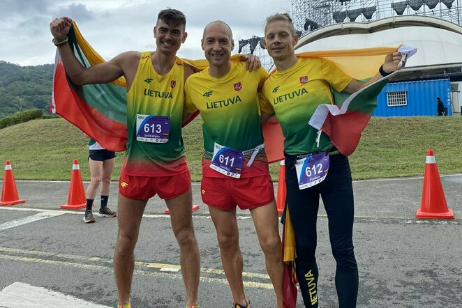 Lietuviai – 24 valandų bėgimo pasaulio čempionai | Komandos nuotr.