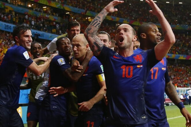 Olandai sutrypė ispanus | Reuters/Scanpix nuotr.