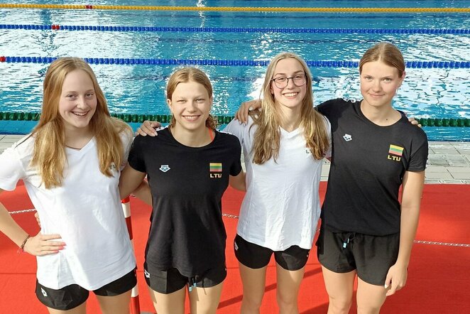 Marija Romanovskaja, Sylvia Statkevičius, Patricija Geriksonaitė ir Patricija Kondraškaitė („LTU Aquatics“ nuotr.) | Organizatorių nuotr.