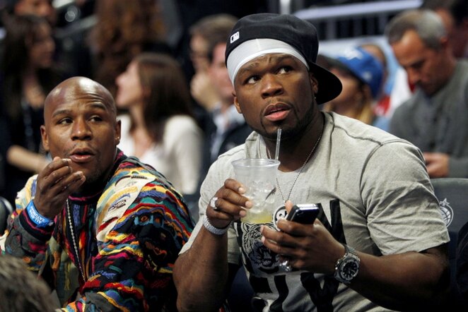 Floydas Mayweatheris jaunesnysis (kairėje) ir 50 Cent | AP/Scanpix nuotr.