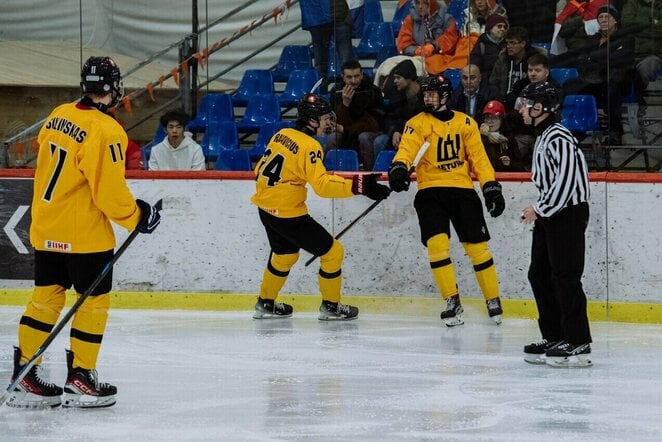 Simas Ignatavičius po įvarčio | hockey.lt nuotr.