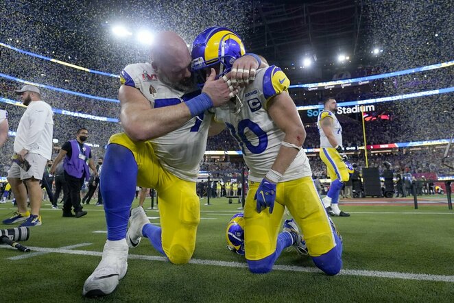 Andrew Whitworthas ir Cooperis Kuppas | Scanpix nuotr.