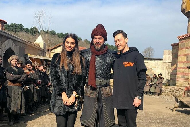 Mesutas Ozilas ir Amine Gulse | Instagram.com nuotr