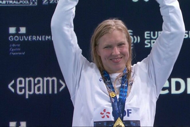 Rūtai Meilutytei įteiktas Europos čempionato aukso medalis | „Stop“ kadras