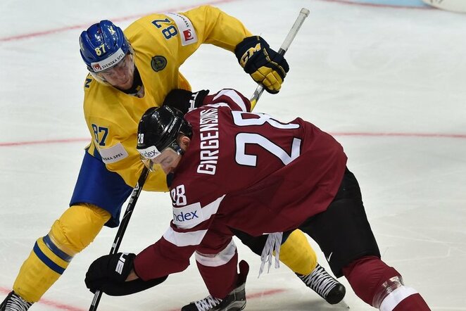 Latvija - Švedija ledo ritulio rungtynių akimirka | A.Kisieliaus nuotr.