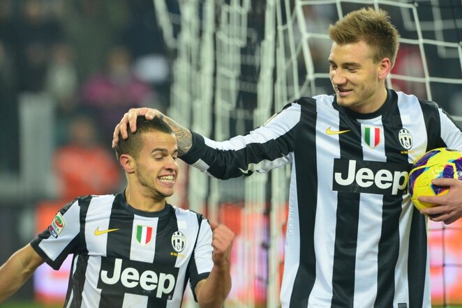 Sebastianas Giovinco (kairėje) ir Nicklasas Bendtneris (dešinėje) | AFP/Scanpix nuotr.