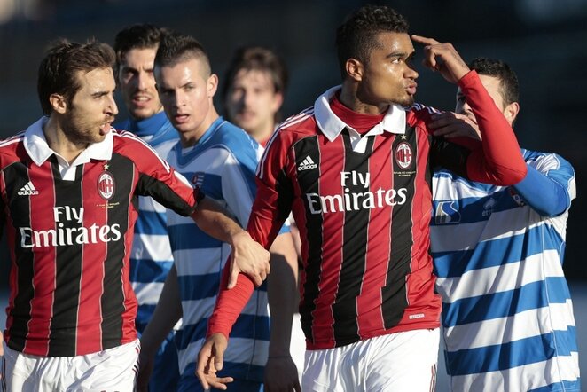 K.P.Boatengas (dešinėje) rodo nepasitenkinimą priešininkų fanams | AP/Scanpix nuotr.