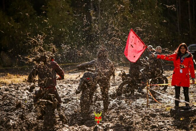 Paskutiniame „Cross Country etape“ – tikros purvo vonios | Andriaus Lauciaus nuotr.