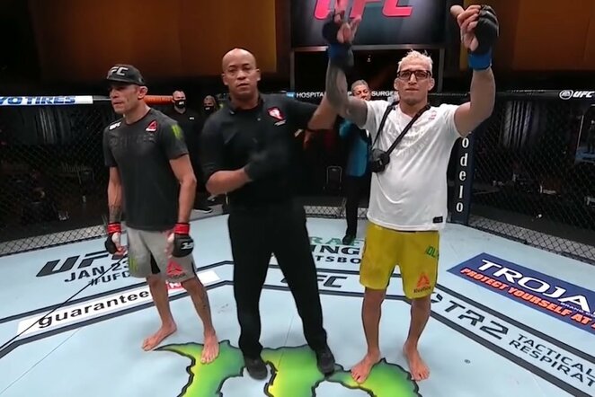 Tony Fergusonas ir Charlesas Oliveira | Youtube.com nuotr.