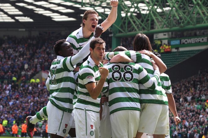 „Celtic“ futbolininkai švenčia įvartį | Reuters/Scanpix nuotr.
