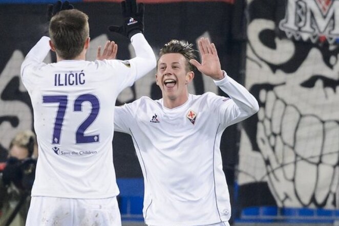 „Fiorentina“ futbolininkai švenčia įvartį | AFP/Scanpix nuotr.
