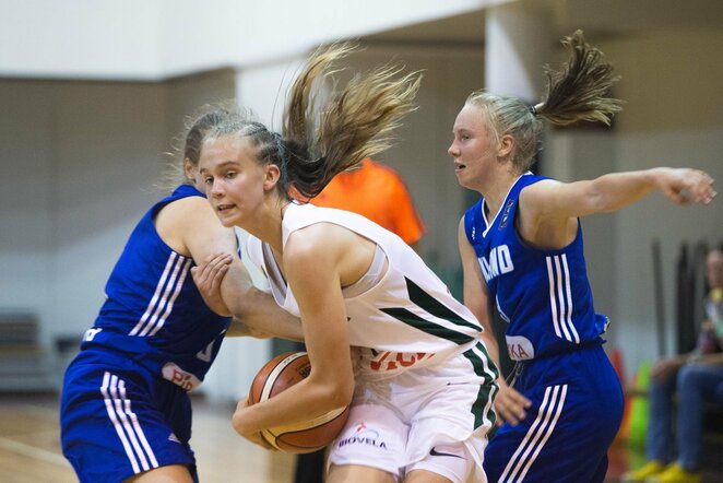 Merginų krepšinis | Fotodiena nuotr.