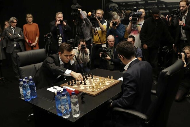 Magnusas Carlsenas prieš Fabiano Caruaną | Scanpix nuotr.