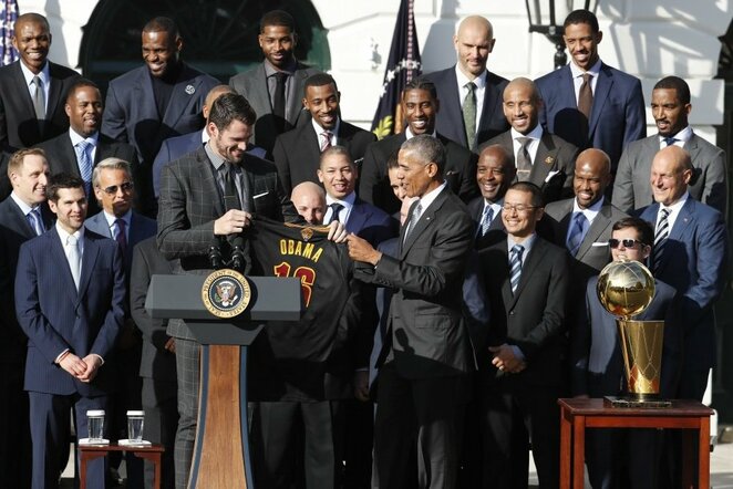 Barackas Obama ir Klivlando „Cavaliers“ krepšininkai | Scanpix nuotr.