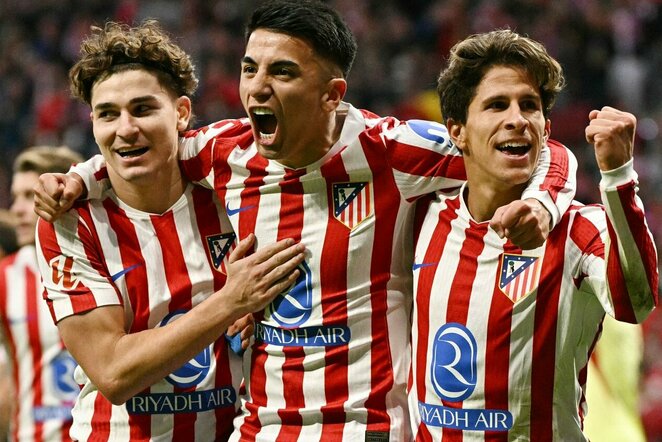 Julianas Alvarezas, Thiago Almada ir Giuliano Simeone | Scanpix nuotr.