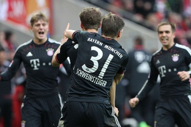 „Bayern“ žaidėjai džiaugiasi įvarčiu | AFP/Scanpix nuotr.