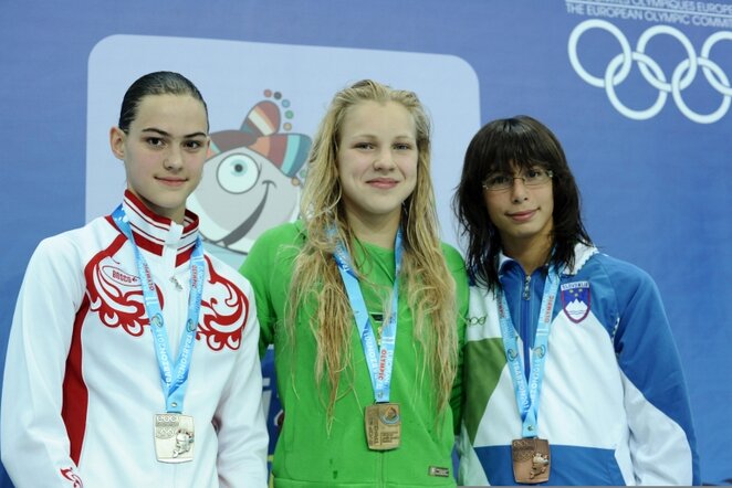 Rūta Meilutytė (viduryje) | Fotodiena/Alfredo Pliadžio nuotr.