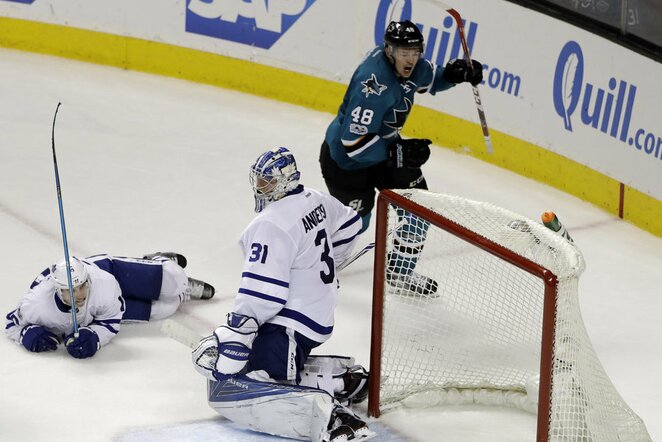 „Sharks“ - „Maple Leafs“ rungtynių akimirka | Scanpix nuotr.