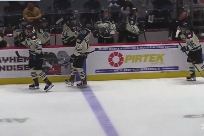 „Quad City Storm“ komanda | „Stop“ kadras