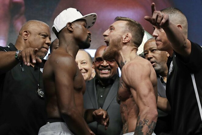 Floydas Mayweatheris ir Conoras McGregoras | Scanpix nuotr.