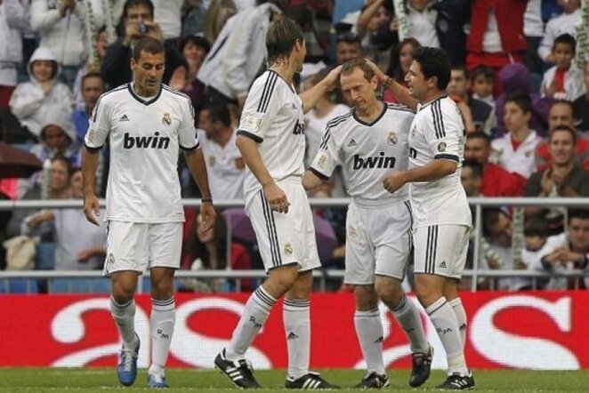 Madrido „Real“ legendos džiaugiasi pergalingu mačo įvarčiu | AP/Scanpix nuotr.