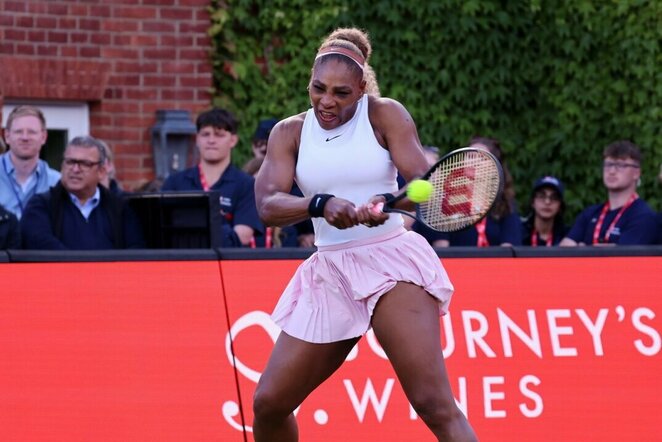 Serena Williams ir Victoria Mboko prieš Erin Routliffe ir Nicolę Melichar-Martinez | EPA nuotr.