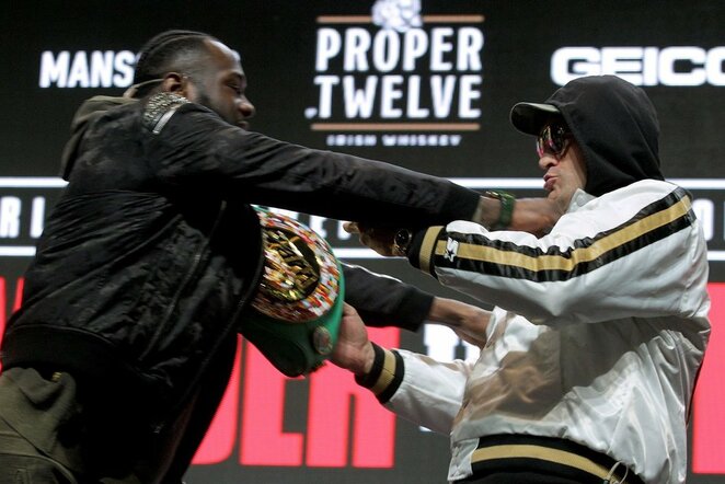 Deontay Wilderis ir Tysonas Fury | Scanpix nuotr.