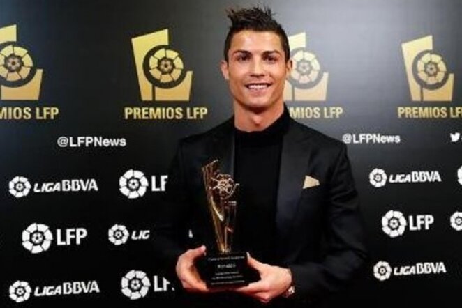 Cristiano Ronaldo džiaugiasi dar vienu trofėjumi | realmadrid.com nuotr.