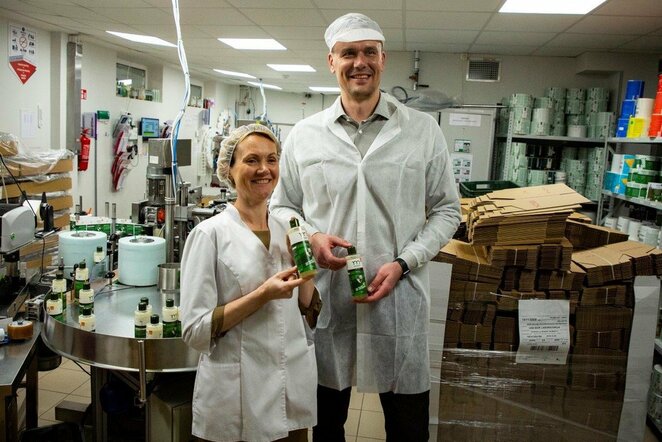 Robertas Javtokas „BIOK laboratorija“ gamykloje | „Žalgirio“ nuotr.