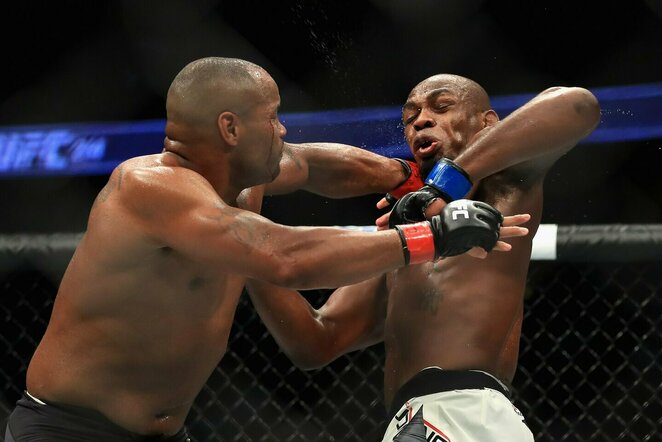 Danielis Cormier ir Jonas Jonesas | Scanpix nuotr.