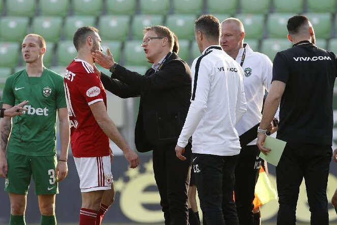 Valdas Dambrauskas (centre) | Organizatorių nuotr.