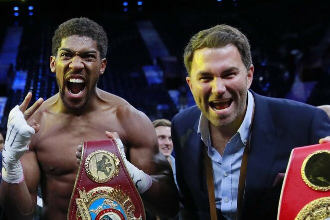 Anthony Joshua ir Eddie Hearnas | Scanpix nuotr.