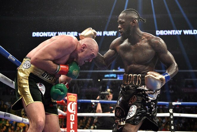 Tysono Fury - Deontay Wilderio kovos akimirka | Scanpix nuotr.