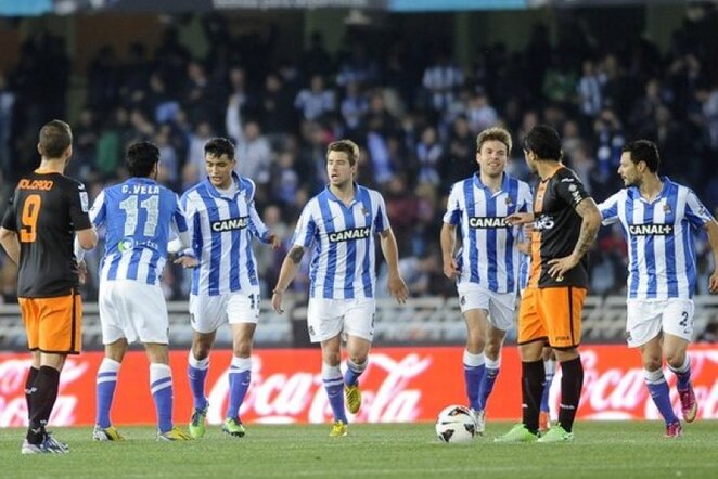 Įvartį švenčiantys „Sociedad“ futbolininkai | AFP/Scanpix nuotr.