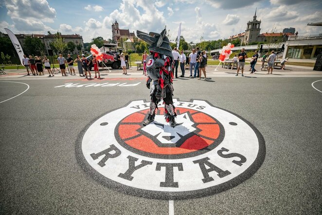 „Ryto“ simboliai papuošė atnaujintą Baltojo tilto sporto aikštyną Vilniuje  | Organizatorių nuotr.
