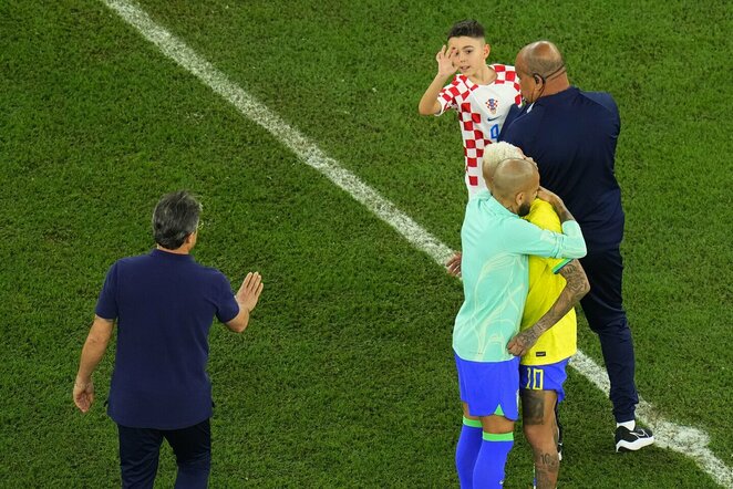 Neymarą paguosti atbėgo ir Kroatijos žaidėjo sūnus | Scanpix nuotr.